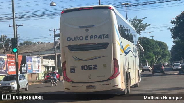 Viação Ouro e Prata 1052 na cidade de Dourados, Mato Grosso do Sul, Brasil, por Matheus Henrique. Número da foto: #12952321.