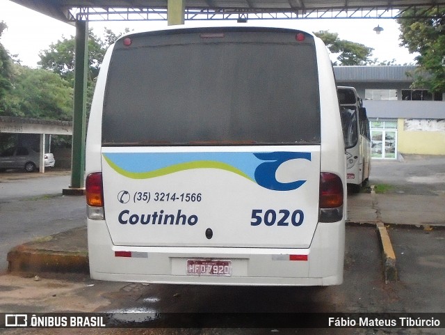 Empresa de Transportes Coutinho 5020 na cidade de Três Corações, Minas Gerais, Brasil, por Fábio Mateus Tibúrcio. Número da foto: #12952756.