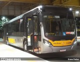 Viação Metrópole Paulista - Zona Leste 3 2210 na cidade de São Paulo, São Paulo, Brasil, por Breno Freitas. Número da foto: #:id.