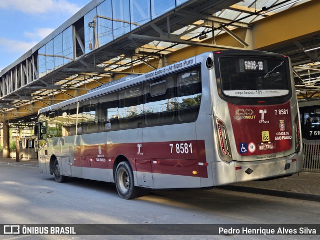 Transwolff Transportes e Turismo 7 8581 na cidade de São Paulo, São Paulo, Brasil, por Pedro Henrique Alves Silva. Número da foto: #12955476.