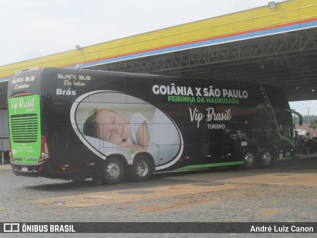 Vip Brasil Tur > Viação Vip Brasil 010 na cidade de Goiatuba, Goiás, Brasil, por André Luiz Canon. Número da foto: #12956626.