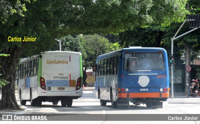 Ônibus Particulares 007 na cidade de Goiânia, Goiás, Brasil, por Carlos Júnior. Número da foto: #12956599.