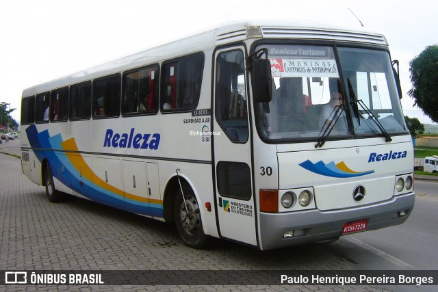 Realeza Turismo 30 na cidade de Resende, Rio de Janeiro, Brasil, por Paulo Henrique Pereira Borges. Número da foto: #12957873.