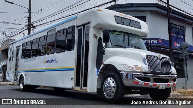 Coopepar RL 25 na cidade de Paraíso, Cartago, Costa Rica, por Jose Andres Bonilla Aguilar. Número da foto: #12958407.