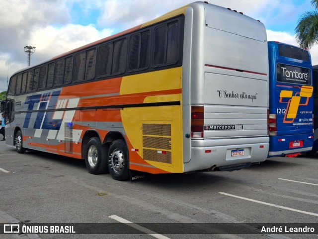Ônibus Particulares 7013 na cidade de Barueri, São Paulo, Brasil, por André Leandro. Número da foto: #12958302.