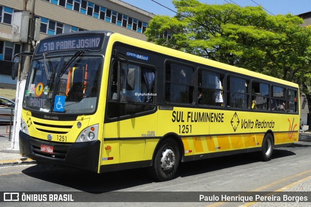 Viação Sul Fluminense 1251 na cidade de Volta Redonda, Rio de Janeiro, Brasil, por Paulo Henrique Pereira Borges. Número da foto: #12957932.