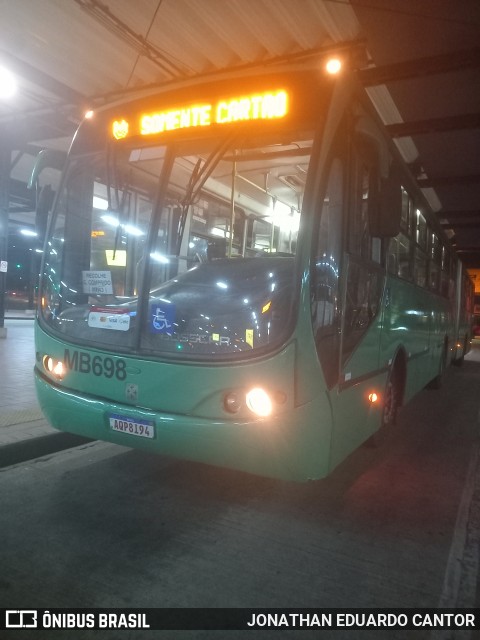 Auto Viação Mercês MB698 na cidade de Curitiba, Paraná, Brasil, por JONATHAN EDUARDO CANTOR. Número da foto: #12961108.