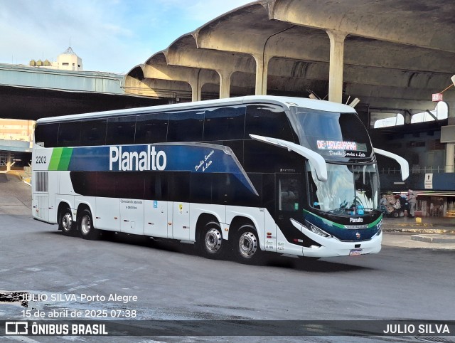 Planalto Transportes 2202 na cidade de Porto Alegre, Rio Grande do Sul, Brasil, por JULIO SILVA. Número da foto: #12959789.