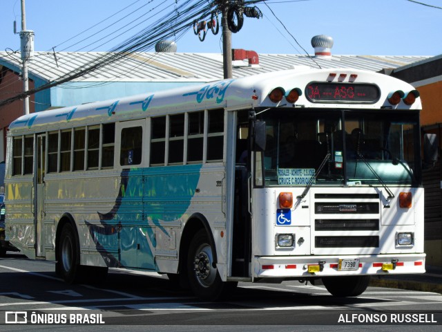 Autotransportes Santa Gertrudis Grecia 00 na cidade de Grecia, Grecia, Alajuela, Costa Rica, por Alfonso Russell. Número da foto: #12962293.