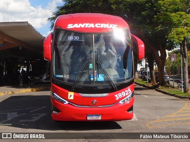 Viação Santa Cruz 38925 na cidade de Três Corações, Minas Gerais, Brasil, por Fábio Mateus Tibúrcio. Número da foto: #12959788.
