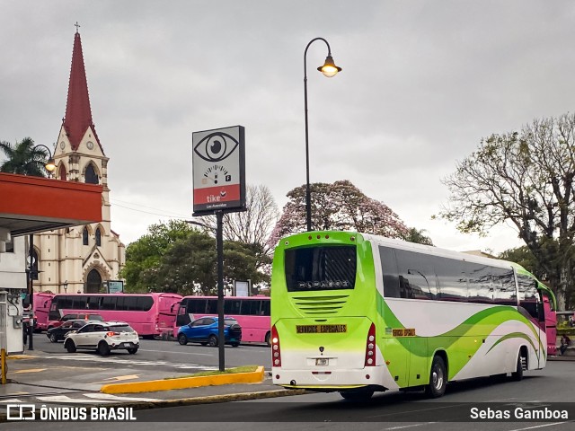 Grupo Transolutions 00 na cidade de Merced, San José, San José, Costa Rica, por Sebas Gamboa. Número da foto: #12962861.