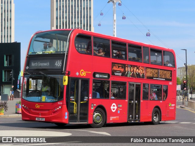 London Central E225 na cidade de London, Greater London, Inglaterra, por Fábio Takahashi Tanniguchi. Número da foto: #12964654.