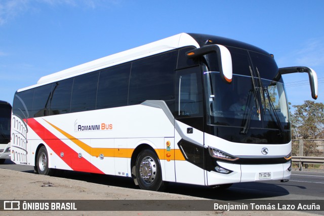 Romanini Bus 123 na cidade de Tiltil, Chacabuco, Metropolitana de Santiago, Chile, por Benjamín Tomás Lazo Acuña. Número da foto: #12962502.