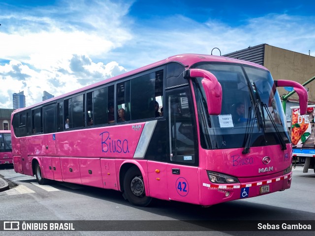 BIUSA 42 na cidade de Merced, San José, San José, Costa Rica, por Sebas Gamboa. Número da foto: #12962824.