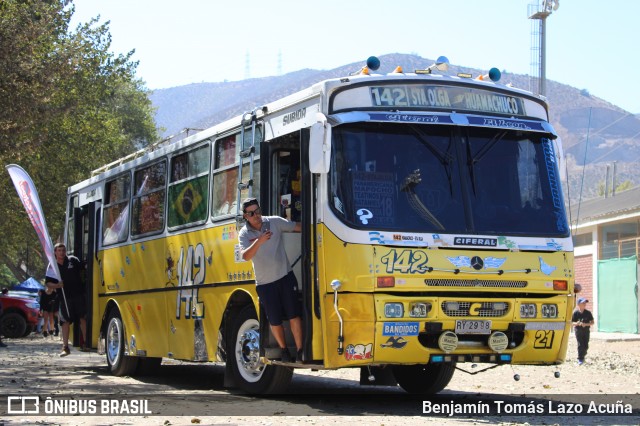 Autobuses sin identificación - Chile EL LEON na cidade de Llaillay, San Felipe de Aconcagua, Valparaíso, Chile, por Benjamín Tomás Lazo Acuña. Número da foto: #12962489.