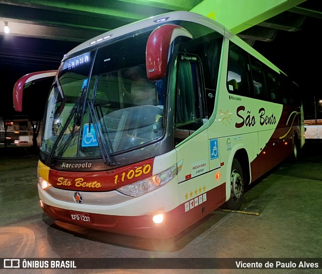 Viação São Bento Ribeirão Preto 11050 na cidade de Araxá, Minas Gerais, Brasil, por Vicente de Paulo Alves. Número da foto: #12966004.