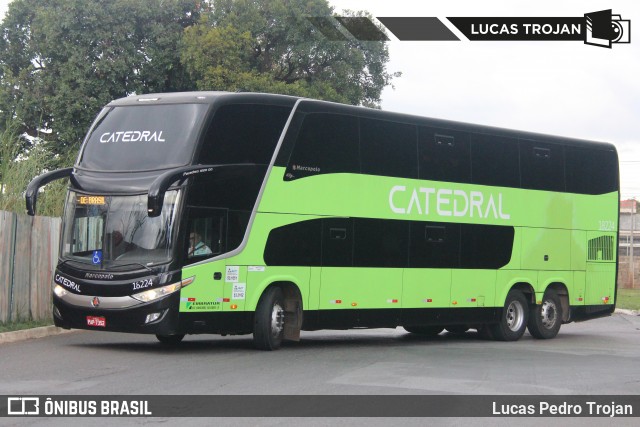 Catedral Turismo 18224 na cidade de Brasília, Distrito Federal, Brasil, por Lucas Pedro Trojan. Número da foto: #12967251.