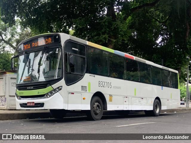 Viação Pavunense B32705 na cidade de Rio de Janeiro, Rio de Janeiro, Brasil, por Leonardo Alecsander. Número da foto: #12966738.