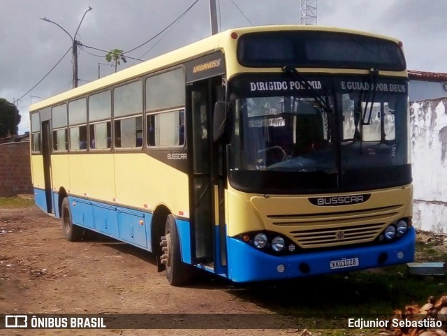Ônibus Particulares 1D28 na cidade de Araçoiaba, Pernambuco, Brasil, por Edjunior Sebastião. Número da foto: #12968097.