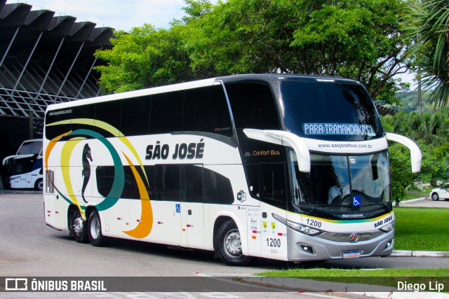 Expresso São José 1200 na cidade de Florianópolis, Santa Catarina, Brasil, por Diego Lip. Número da foto: #12966252.