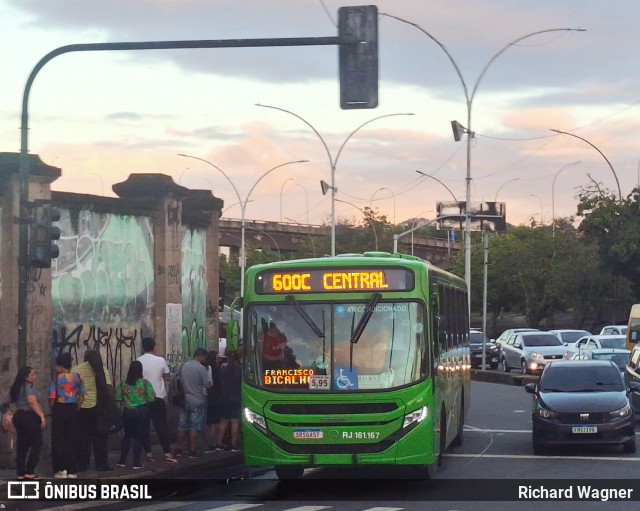 Transportes Santo Antônio RJ 161.167 na cidade de Rio de Janeiro, Rio de Janeiro, Brasil, por Richard Wagner. Número da foto: #12967187.