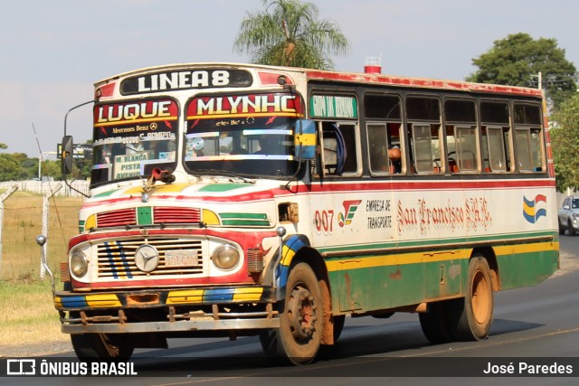 Empresa de Transporte San Francisco - Linea 8 007 na cidade de Luque, Central, Paraguai, por José Paredes. Número da foto: #12969185.