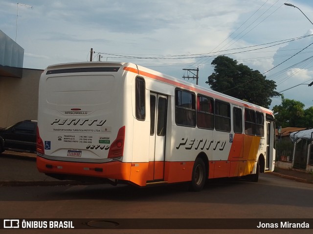 Transportadora Turística Petitto 92740 na cidade de Dumont, São Paulo, Brasil, por Jonas Miranda. Número da foto: #12969735.