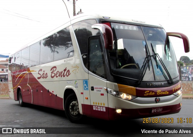 Viação São Bento Ribeirão Preto 11050 na cidade de Araxá, Minas Gerais, Brasil, por Vicente de Paulo Alves. Número da foto: #12968284.