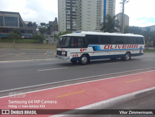 Viação Oliveira 245 na cidade de Barueri, São Paulo, Brasil, por Vitor Zimmermann.. Número da foto: #12968548.