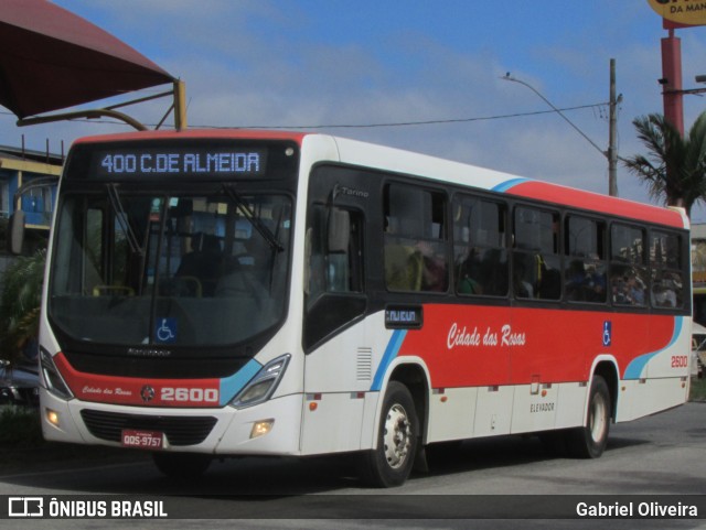 Cidade das Rosas 2600 na cidade de Barbacena, Minas Gerais, Brasil, por Gabriel Oliveira. Número da foto: #12970528.