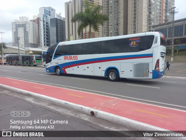 Brubuss Transportes 6000 na cidade de Barueri, São Paulo, Brasil, por Vitor Zimmermann.. Número da foto: #12968538.