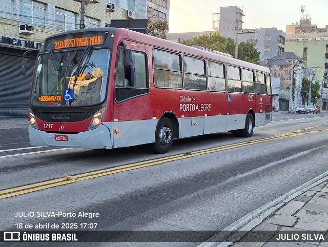 Trevo Transportes Coletivos 1217 na cidade de Porto Alegre, Rio Grande do Sul, Brasil, por JULIO SILVA. Número da foto: #12970627.