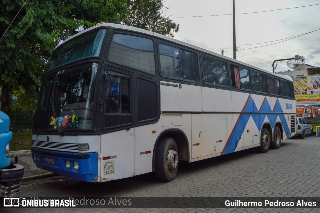 Ônibus Particulares 2000 na cidade de Lambari, Minas Gerais, Brasil, por Guilherme Pedroso Alves. Número da foto: #12970285.