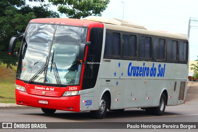 Cruzeiro do Sul Transportes 25256 na cidade de Campo Grande, Mato Grosso do Sul, Brasil, por Paulo Henrique Pereira Borges. Número da foto: #12971496.
