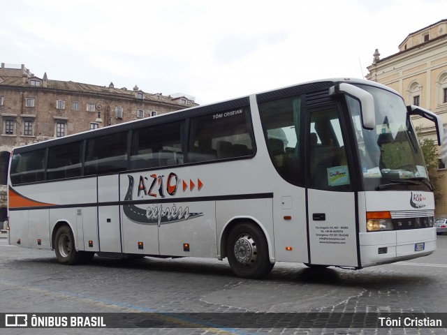 Lázio Express EZ732BJ na cidade de Rome, Rome Capital, Lazio, Itália, por Tôni Cristian. Número da foto: #12973145.