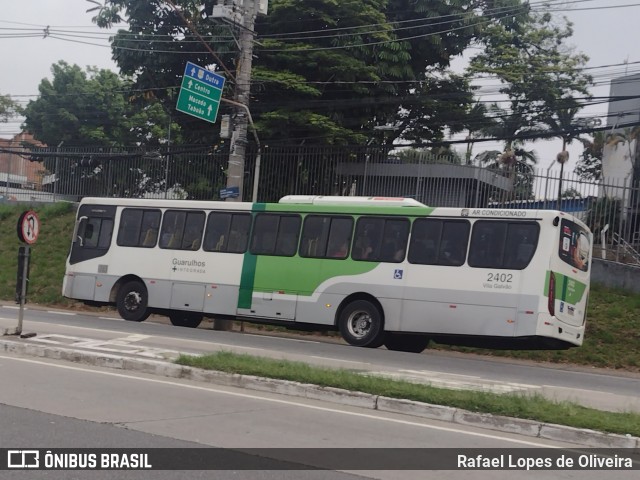 Empresa de Ônibus Vila Galvão 2402 na cidade de Guarulhos, São Paulo, Brasil, por Rafael Lopes de Oliveira. Número da foto: #12927468.