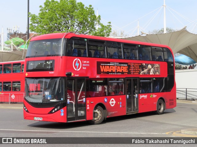 Blue Triangle Buses Limited EE267 na cidade de London, Greater London, Inglaterra, por Fábio Takahashi Tanniguchi. Número da foto: #12975252.