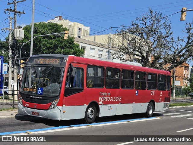 Trevo Transportes Coletivos 1216 na cidade de Porto Alegre, Rio Grande do Sul, Brasil, por Lucas Adriano Bernardino. Número da foto: #12975701.