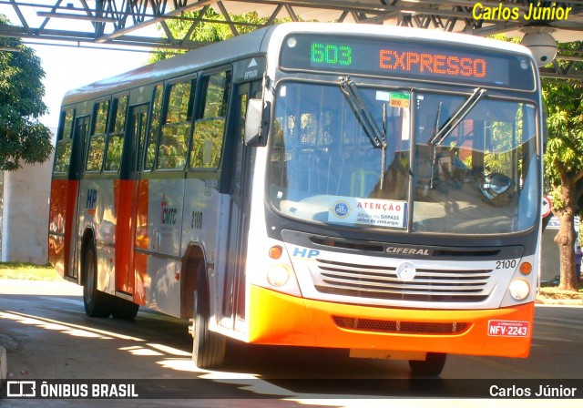 HP Transportes Coletivos 2100 na cidade de Aparecida de Goiânia, Goiás, Brasil, por Carlos Júnior. Número da foto: #12977882.
