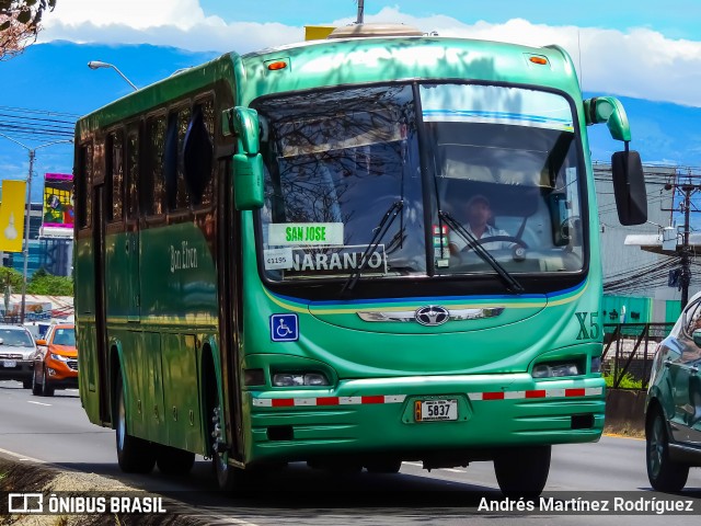 Transportes Naranjo X5 na cidade de La Uruca, San José, San José, Costa Rica, por Andrés Martínez Rodríguez. Número da foto: #12976406.