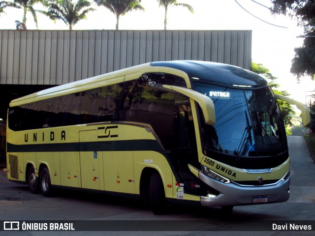 Empresa Unida Mansur e Filhos 3505 na cidade de Ponte Nova, Minas Gerais, Brasil, por Davi Neves. Número da foto: #12977305.