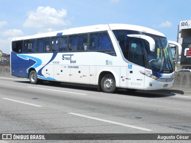 Street Tour Transporte e Locação 1250 na cidade de Nova Iguaçu, Rio de Janeiro, Brasil, por Augusto César. Número da foto: #12977435.