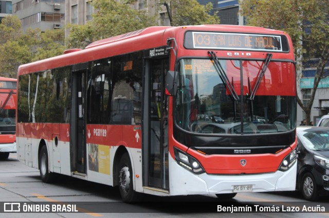 STU Santiago Transporte Urbano PGBY89 na cidade de Providencia, Santiago, Metropolitana de Santiago, Chile, por Benjamín Tomás Lazo Acuña. Número da foto: #12978055.