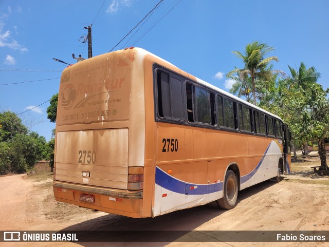 Ônibus Particulares 2750 na cidade de Bujaru, Pará, Brasil, por Fabio Soares. Número da foto: #12978794.