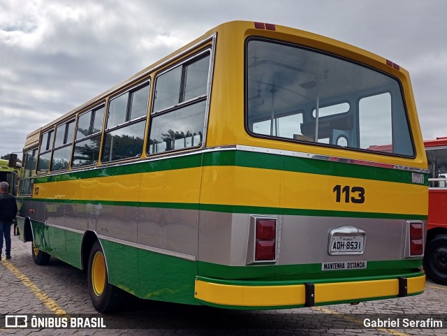 Ônibus Particulares 113 na cidade de Curitiba, Paraná, Brasil, por Gabriel Serafim. Número da foto: #12979502.