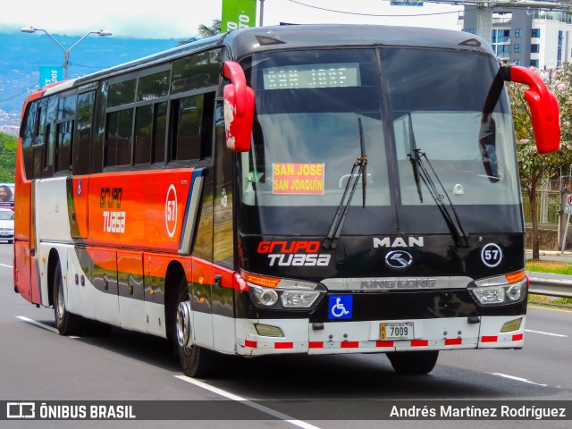 TUASA - Transportes Unidos Alajuelenses 57 na cidade de Mata Redonda, San José, San José, Costa Rica, por Andrés Martínez Rodríguez. Número da foto: #12978215.