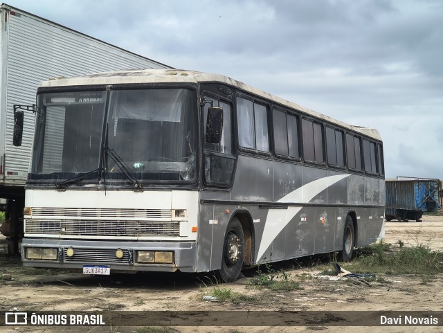 Ônibus Particulares 3017 na cidade de Mucuri, Bahia, Brasil, por Davi Novais. Número da foto: #12979223.
