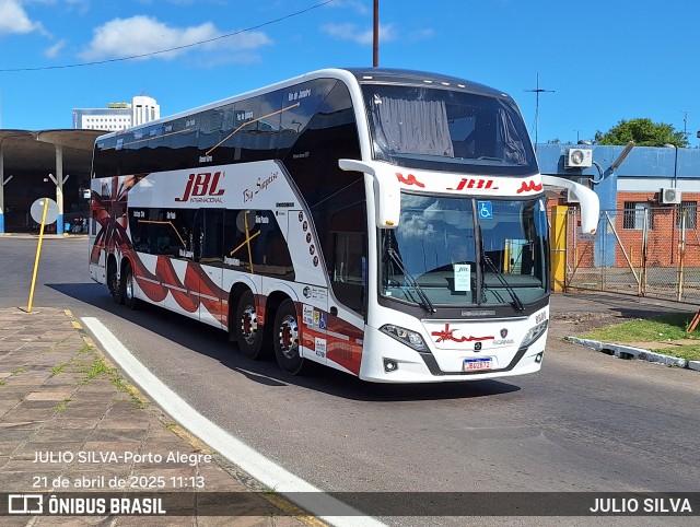 JBL Turismo 8600 na cidade de Porto Alegre, Rio Grande do Sul, Brasil, por JULIO SILVA. Número da foto: #12978911.
