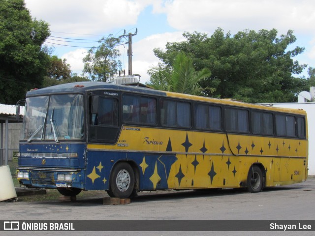 Ônibus Particulares 2916 na cidade de Cachoeirinha, Rio Grande do Sul, Brasil, por Shayan Lee. Número da foto: #12983484.
