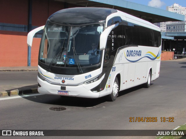 Viação Ouro e Prata 819 na cidade de Porto Alegre, Rio Grande do Sul, Brasil, por JULIO SILVA. Número da foto: #12981199.